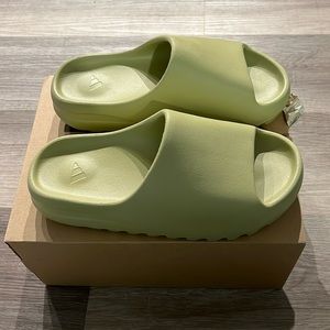 Yeezy Slides